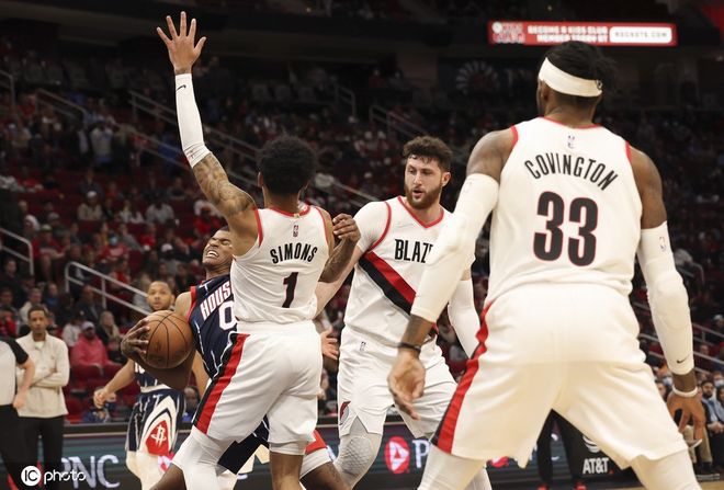 火箭鏖战魔术，麦科勒姆带队取胜