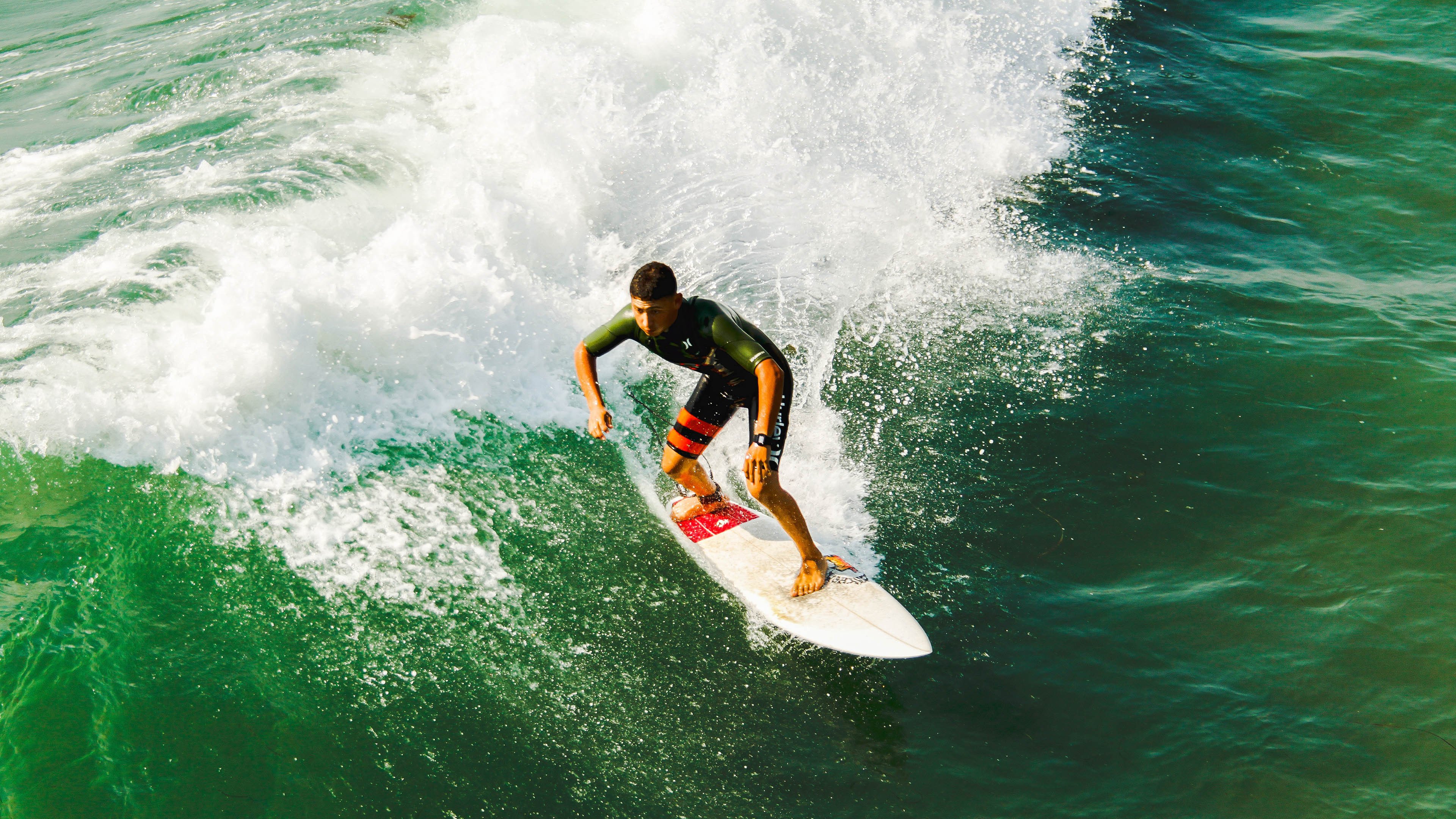 赛道上的交响诗，当F1街道赛之夜遇见詹姆斯的数据风暴