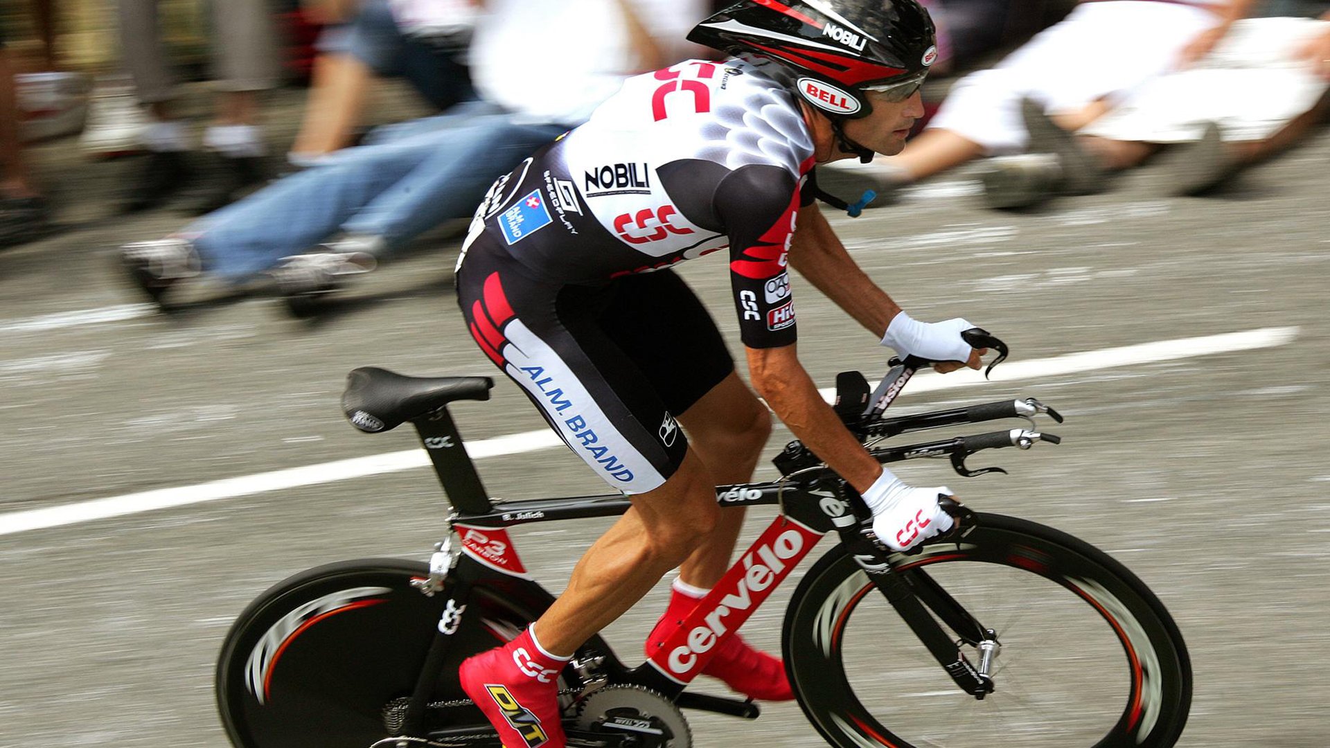 LOL电竞动态-玻利维亚式奇迹，当南美坚韧击碎欧洲铁壁，萨拉赫式无解难题的全球启示